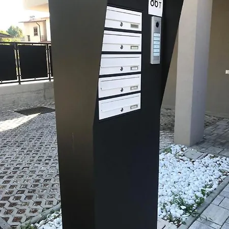 White House 4 * Brescia
